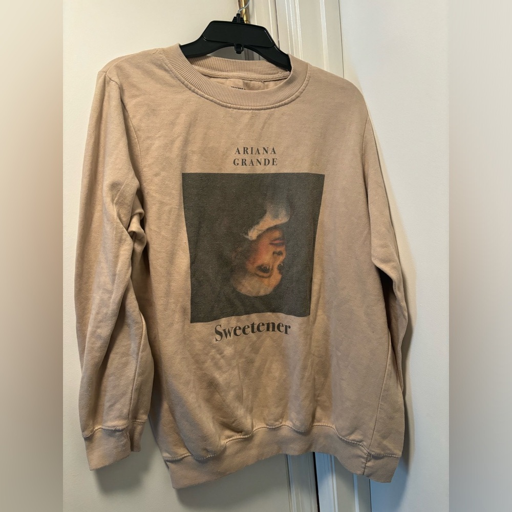 Arianna Granda Sweetener sweater